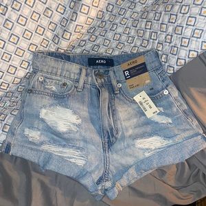 NWT 3.25” 000 Mom Shorts